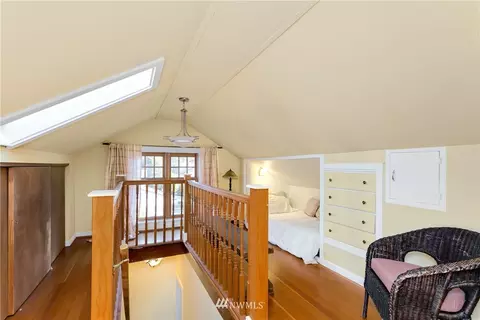 731 N 68th Ave, Seattle, WA 98103 photo 16