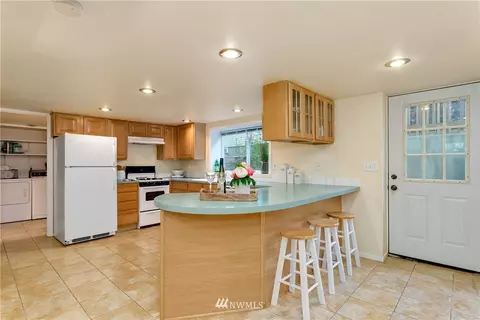 731 N 68th Ave, Seattle, WA 98103 photo 19