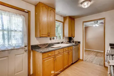 6430 W Beech St, Everett, WA 98203 photo 7