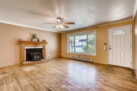 6430 W Beech St, Everett, WA 98203 photo 2