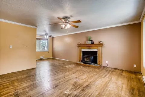 6430 W Beech St, Everett, WA 98203 photo 3