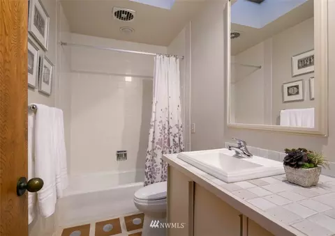 2411 38th Ave E, Seattle, WA 98112 photo 22