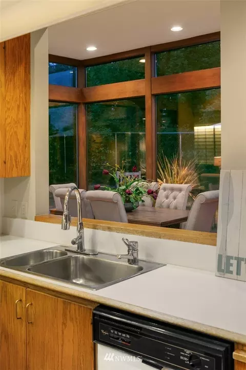 2411 38th Ave E, Seattle, WA 98112 photo 17