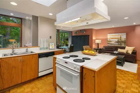 2411 38th Ave E, Seattle, WA 98112 photo 15