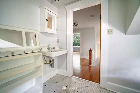 3015 E Spring St, Seattle, WA 98122 photo 19