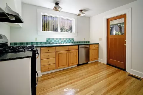 3015 E Spring St, Seattle, WA 98122 photo 11
