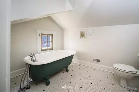 3015 E Spring St, Seattle, WA 98122 photo 18