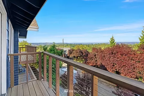 2425 E Helen St, Seattle, WA 98112 photo 24