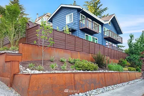 2425 E Helen St, Seattle, WA 98112 photo 1