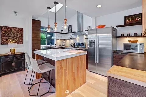 2425 E Helen St, Seattle, WA 98112 photo 7