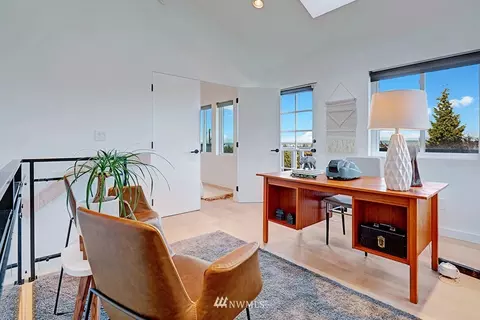 2425 E Helen St, Seattle, WA 98112 photo 17