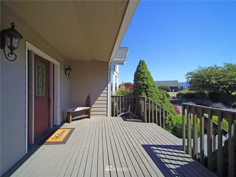 211 Haywire Ln, Sequim, WA 98382 photo 4
