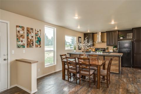 214 E Third St, Waterville, WA 98858 photo 4