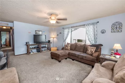 703 Kansas St SW, Orting, WA 98360 photo 6