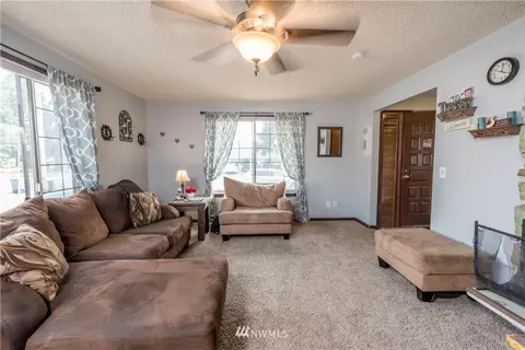 703 Kansas St SW, Orting, WA 98360 photo 3
