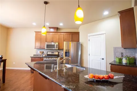 20312 40th Ave E, Spanaway, WA 98387 photo 9