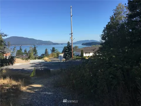 3800 W 3rd St, Anacortes, WA 98221