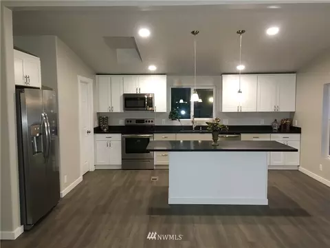 50 E Restful Rd, Grapeview, WA 98546 photo 4