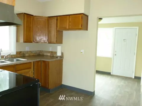 147 16th Ave, Longview, WA 98632 photo 2