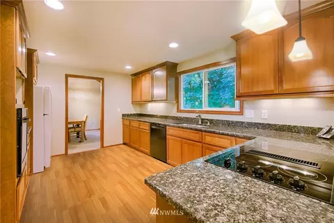 131 E Canyon View Dr, Longview, WA 98632 photo 9