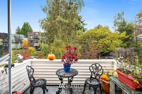 332 17th Ave E, Seattle, WA 98112 photo 2