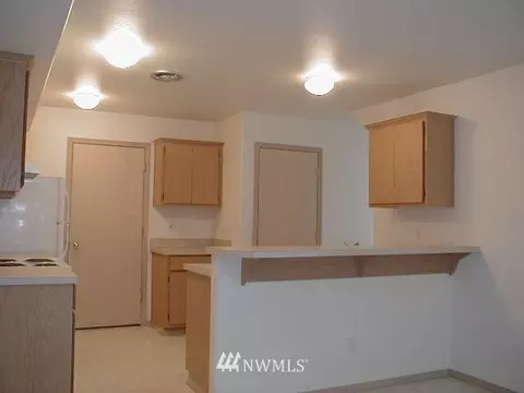 12116 Alexander Rd, Everett, WA 98204 photo 2