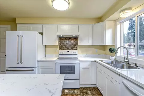 10304 27th Dr SE, Everett, WA 98208 photo 6