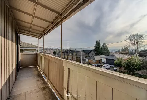 906 N 85th St, Seattle, WA 98103 photo 12
