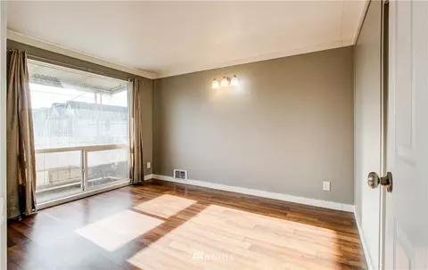 906 N 85th St, Seattle, WA 98103 photo 6