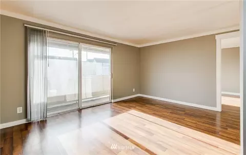 906 N 85th St, Seattle, WA 98103 photo 4