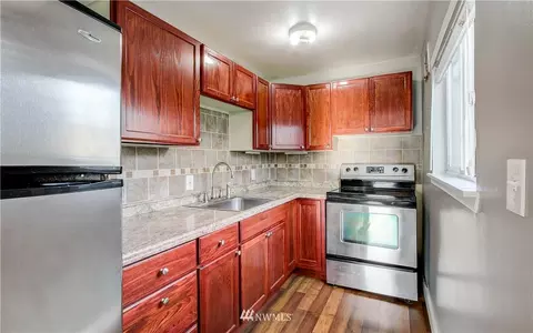 906 N 85th St, Seattle, WA 98103 photo 11