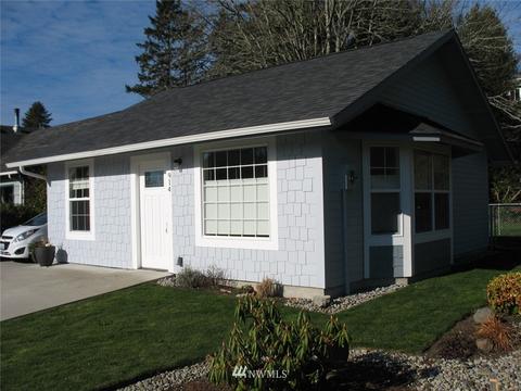 914 E Spruce St, Ilwaco, WA 98624 photo 1