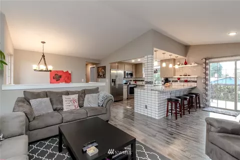17202 Spanaway Ln E, Spanaway, WA 98387 photo 10