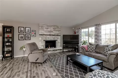 17202 Spanaway Ln E, Spanaway, WA 98387 photo 9