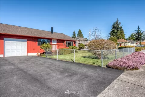 3215 21st St #B, Everett, WA 98201 photo 2