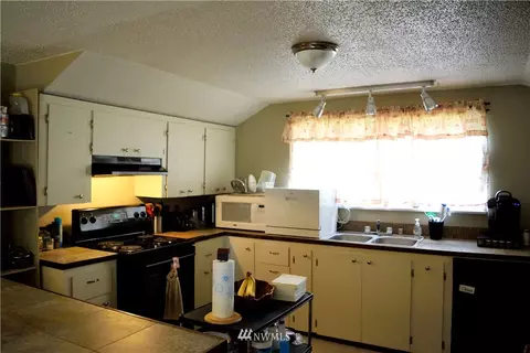 134 165th St E, Spanaway, WA 98387 photo 5