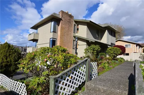 551 Elm Way, Edmonds, WA 98020 photo 2