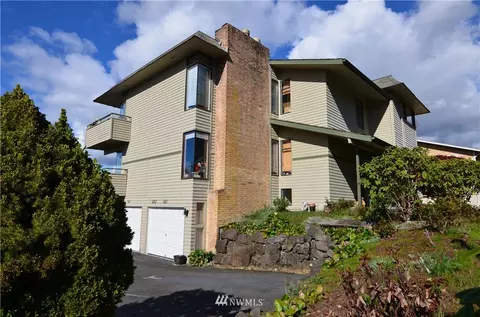 551 Elm Way, Edmonds, WA 98020 photo 4