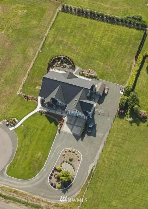 1456 W Hendrickson Rd, Sequim, WA 98382 photo 2