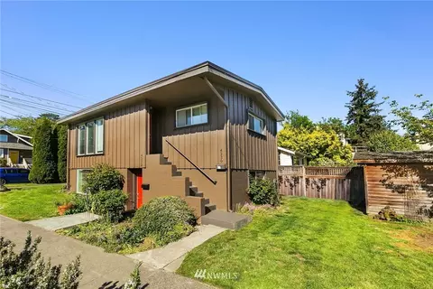 4232 Midvale Ave N, Seattle, WA 98103 photo 1
