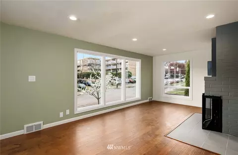 4232 Midvale Ave N, Seattle, WA 98103 photo 13