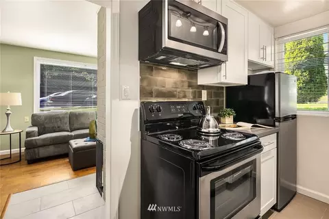 4232 Midvale Ave N, Seattle, WA 98103 photo 9