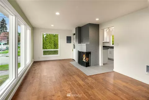 4232 Midvale Ave N, Seattle, WA 98103 photo 12