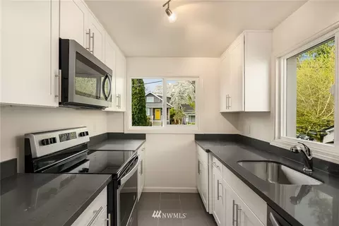 4232 Midvale Ave N, Seattle, WA 98103 photo 15