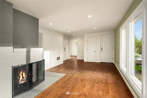 4232 Midvale Ave N, Seattle, WA 98103 photo 14