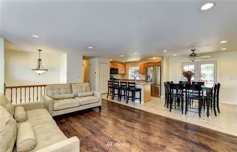 1233 232nd Pl SW, Bothell, WA 98021 photo 2