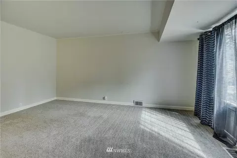 5820 Fleming St, Everett, WA 98203 photo 2
