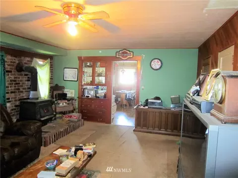 1325 Davis Ave, Enumclaw, WA 98022 photo 3