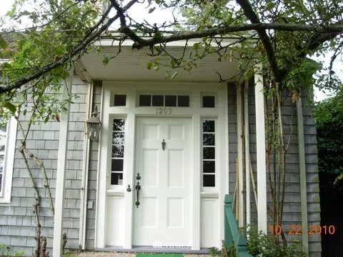 1203 41st Ave E, Seattle, WA 98112 photo 1