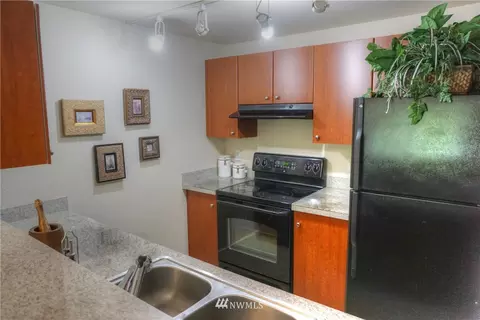 12404 E Gibson Rd #B204, Everett, WA 98204 photo 10